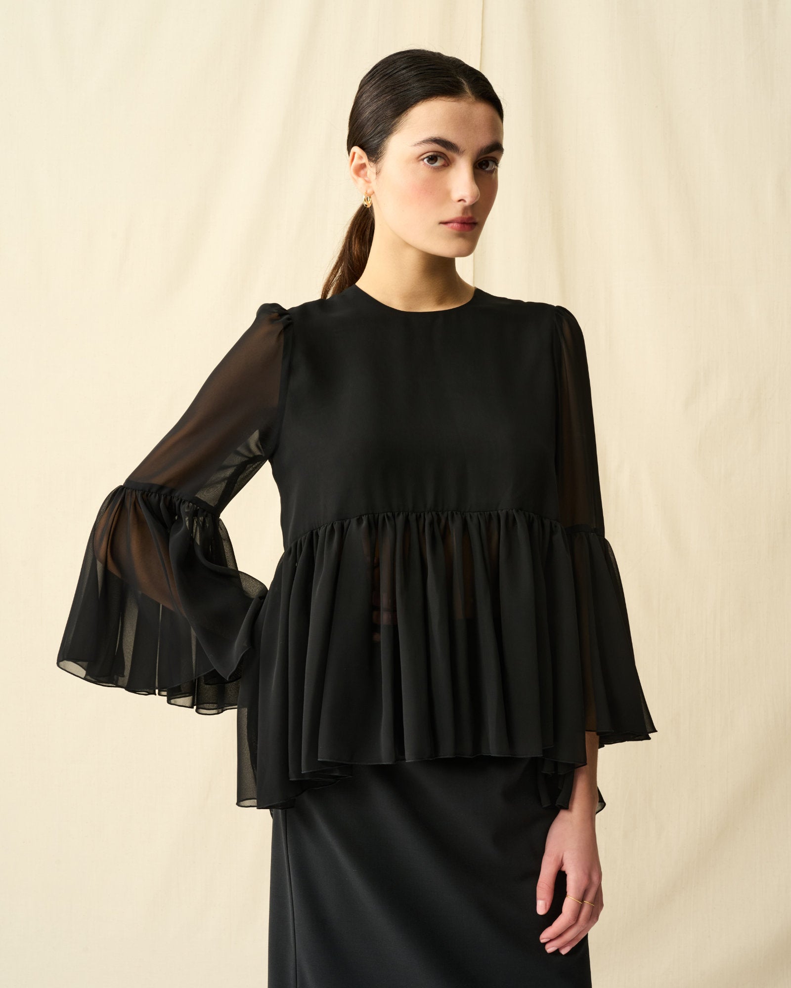 ベルフラワーのブラウス Black