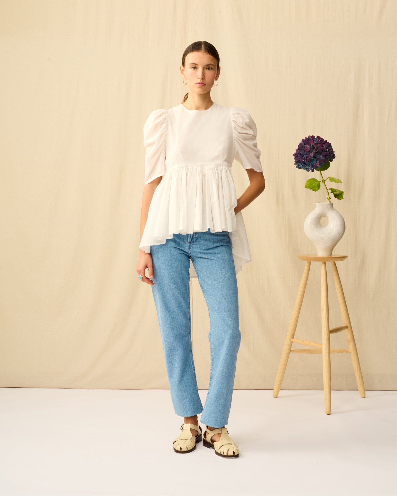 セレナーデのブラウス White Chalcedony