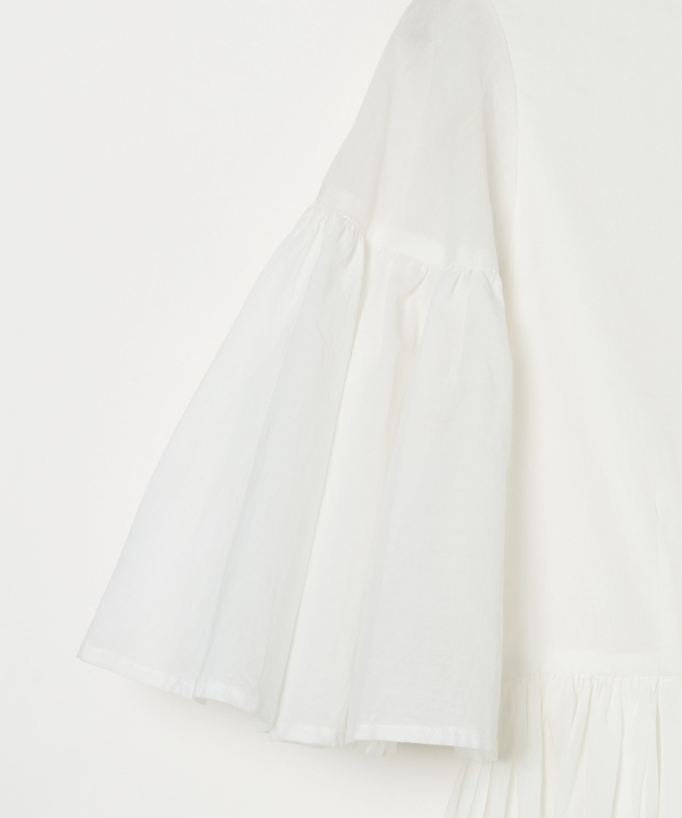 フリージアのブラウス White Chalcedony