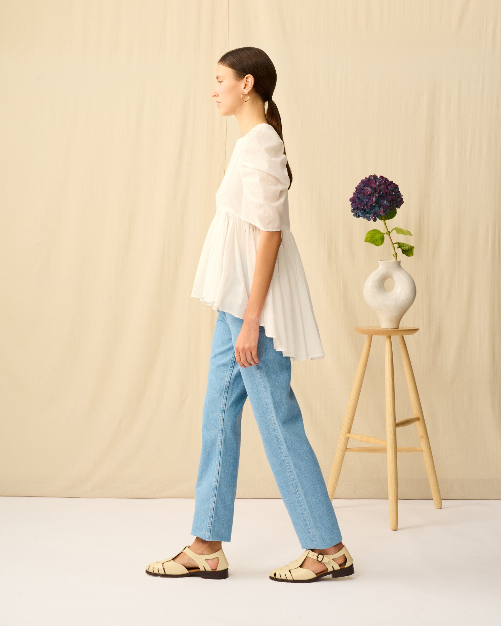 セレナーデのブラウス White Chalcedony