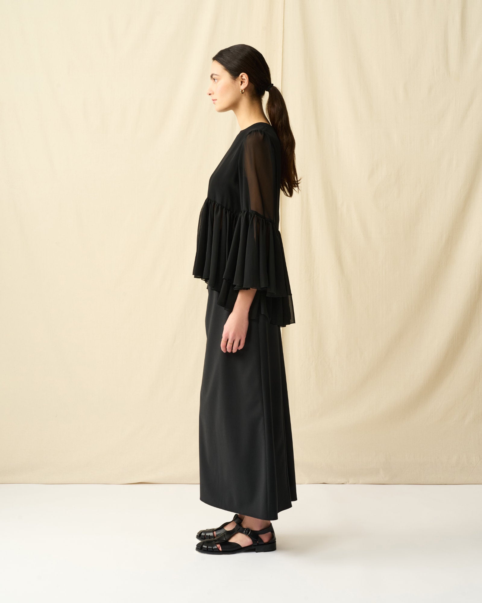 ベルフラワーのブラウス Black