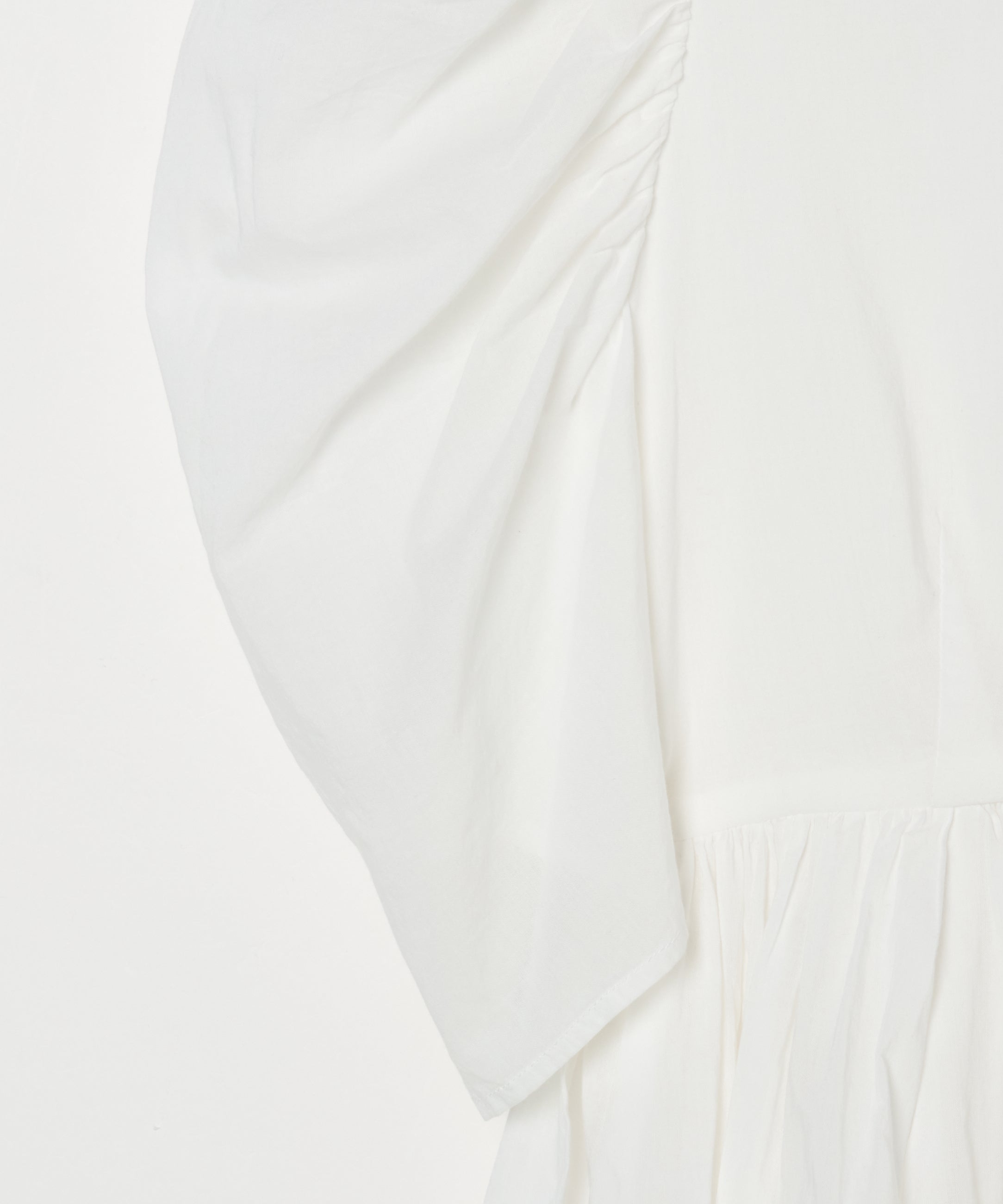 セレナーデのブラウス White Chalcedony