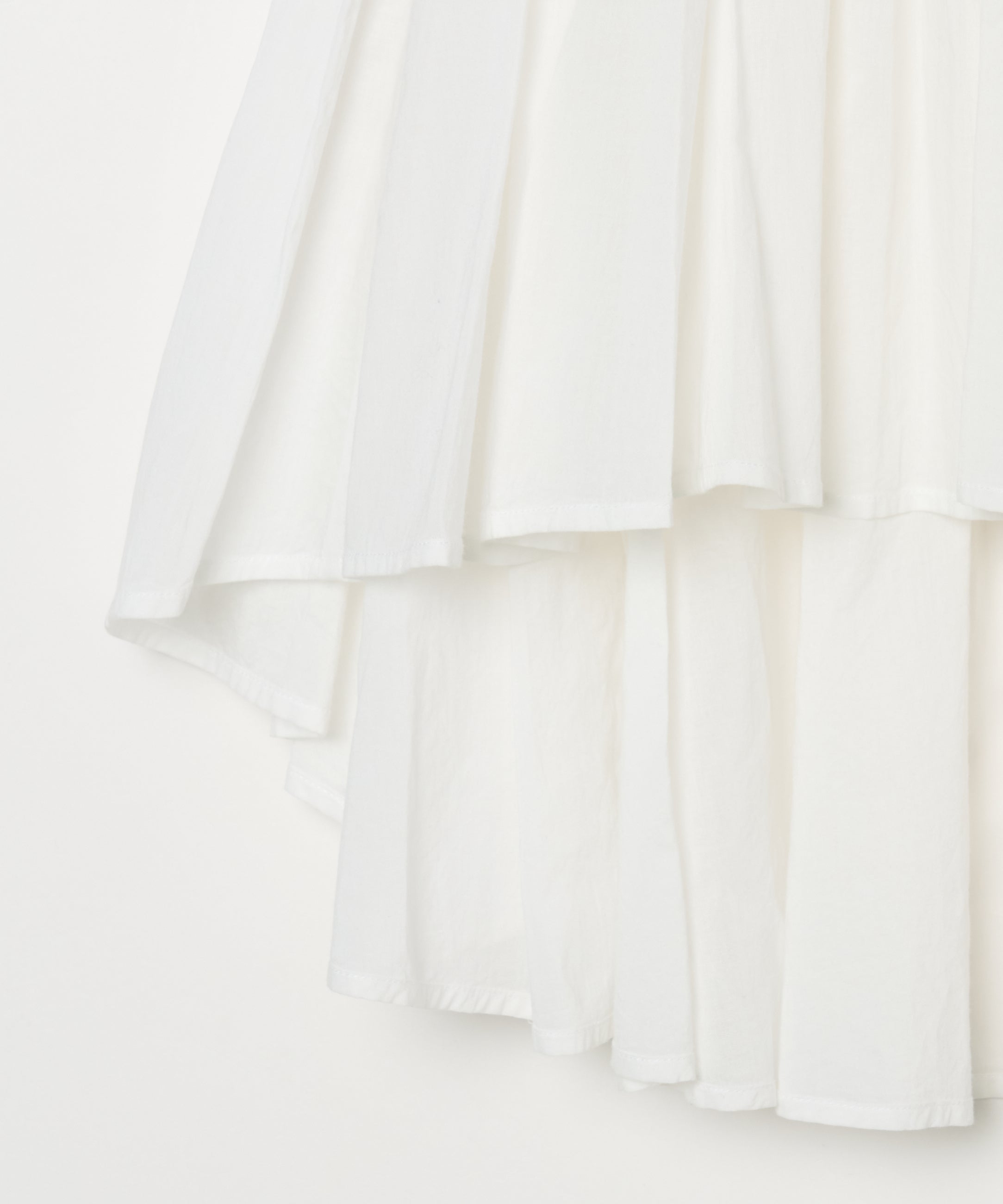 セレナーデのブラウス White Chalcedony
