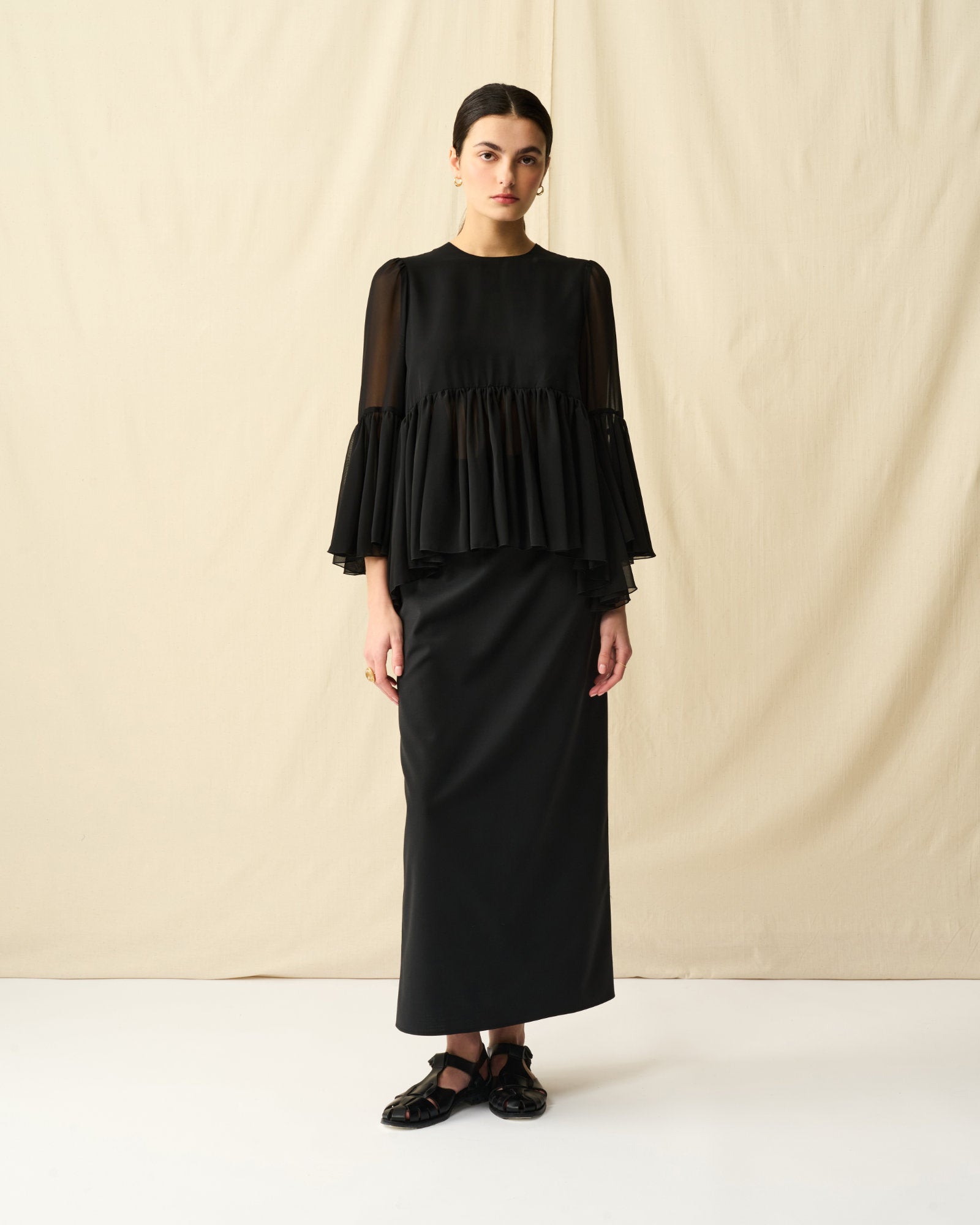 ベルフラワーのブラウス Black